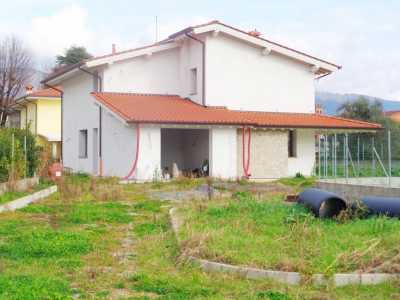 Villa For Sale in Capannori, Italy