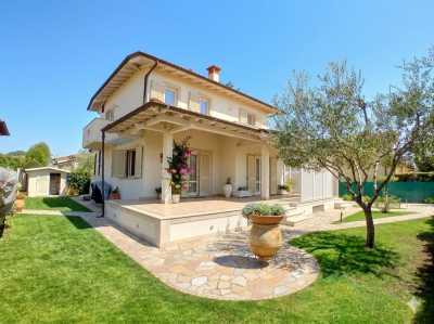 Villa For Sale in Pietrasanta, Italy