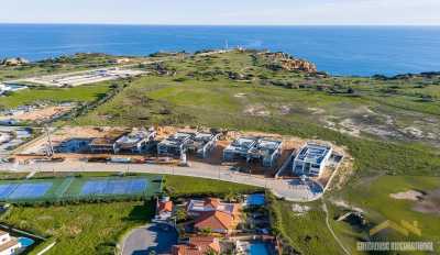 Villa For Sale in Lagos, Portugal