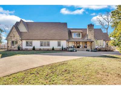 Home For Sale in Monterey, Tennessee