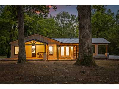 Home For Rent in Signal Mountain, Tennessee