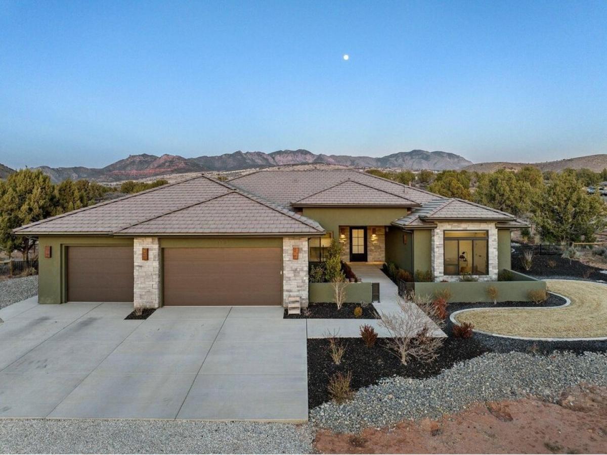 Picture of Home For Sale in Dammeron Valley, Utah, United States