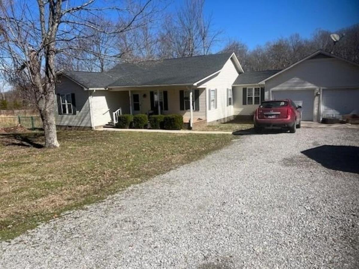 Picture of Home For Sale in Clarkrange, Tennessee, United States