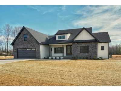 Home For Sale in Baxter, Tennessee