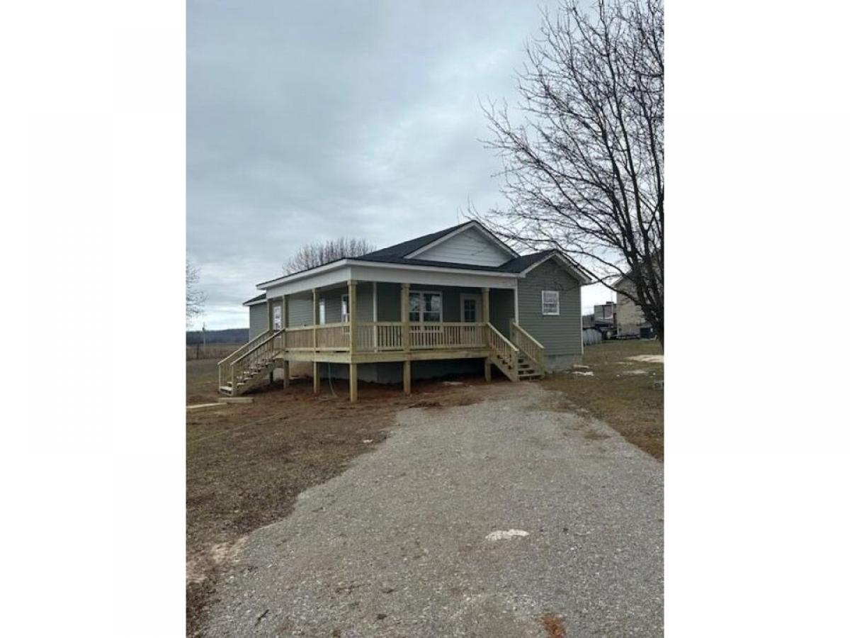 Picture of Home For Sale in Walling, Tennessee, United States