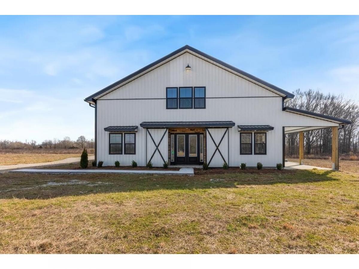 Picture of Home For Sale in Walling, Tennessee, United States