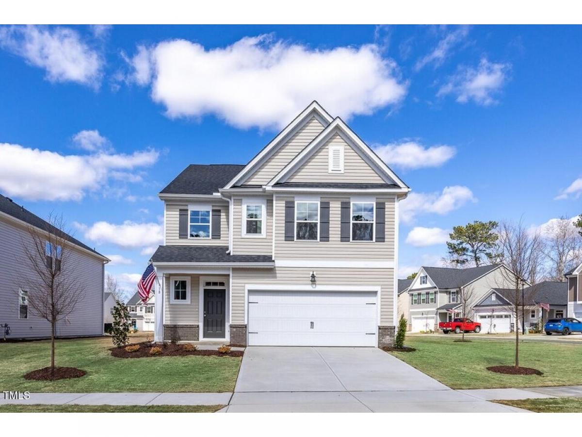 Picture of Home For Sale in Lillington, North Carolina, United States