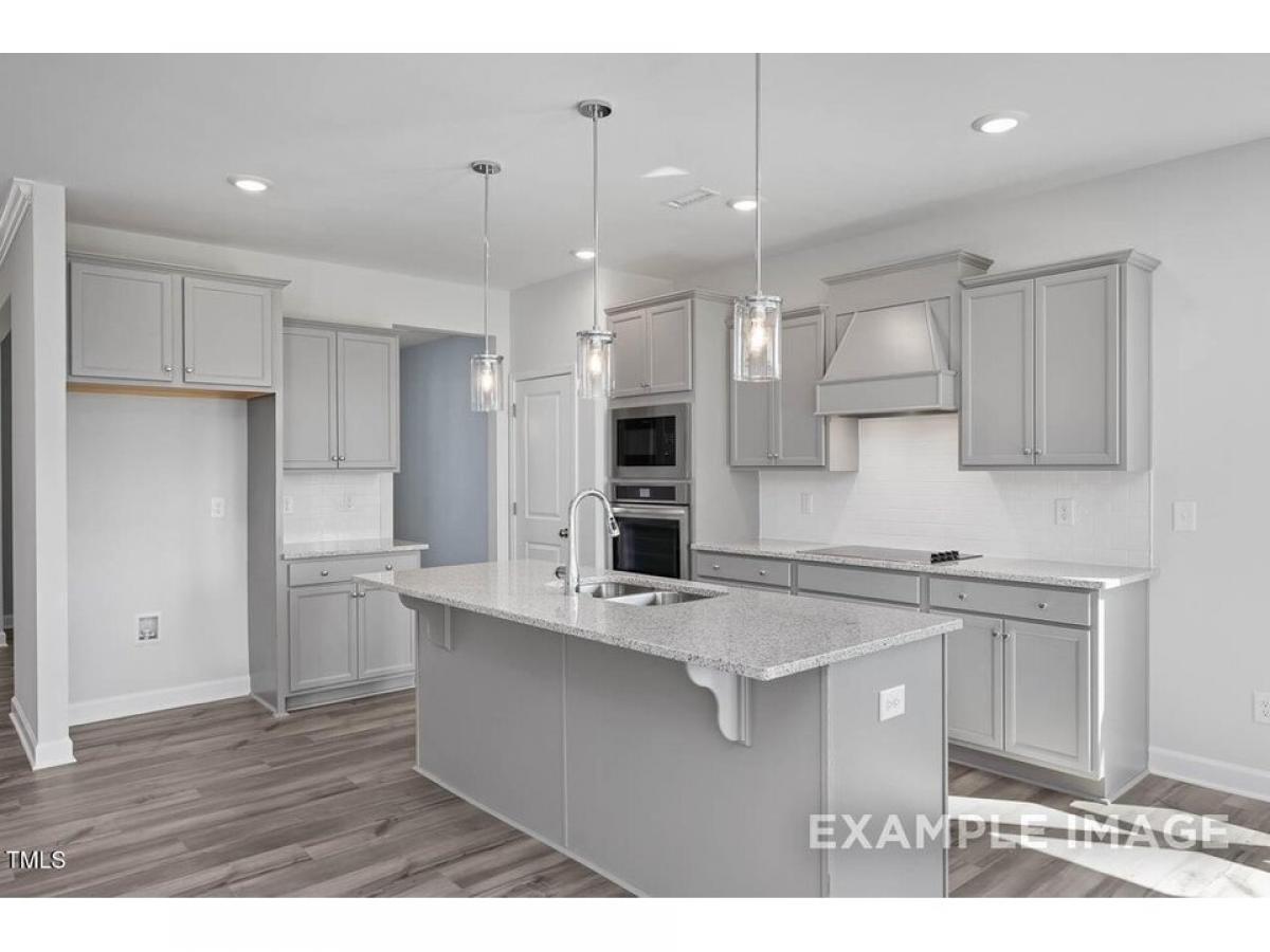 Picture of Home For Sale in Angier, North Carolina, United States