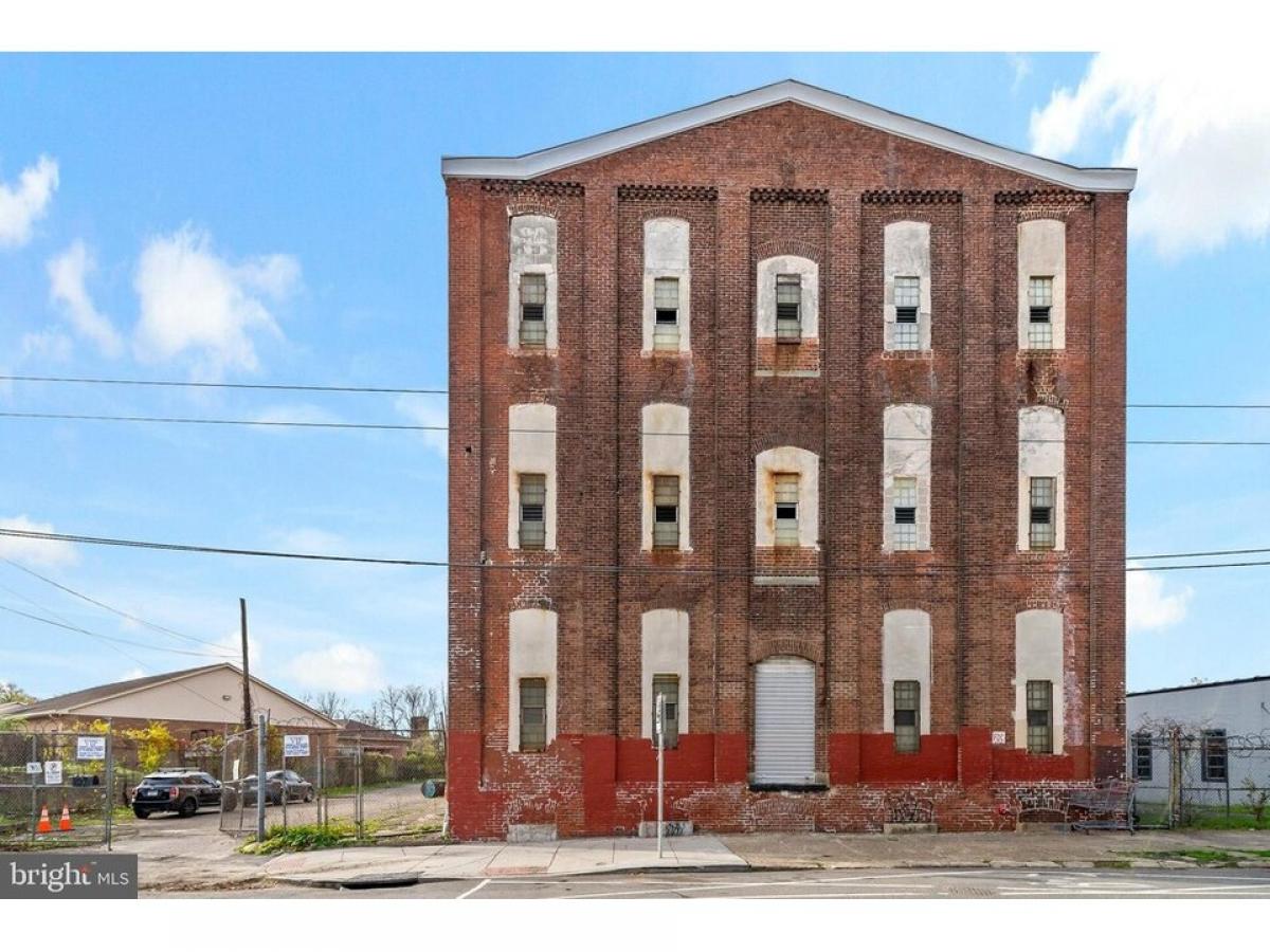 Picture of Home For Sale in Philadelphia, Pennsylvania, United States