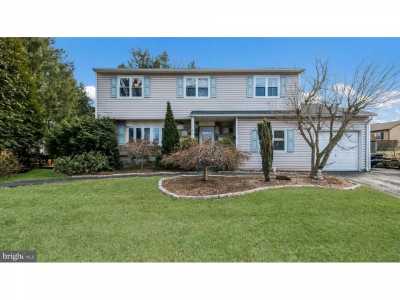 Home For Sale in Warminster, Pennsylvania