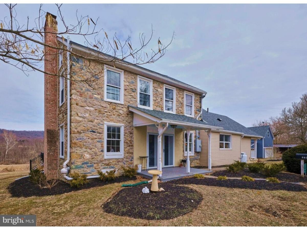 Picture of Home For Sale in Riegelsville, Pennsylvania, United States