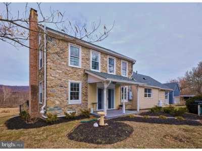 Home For Sale in Riegelsville, Pennsylvania