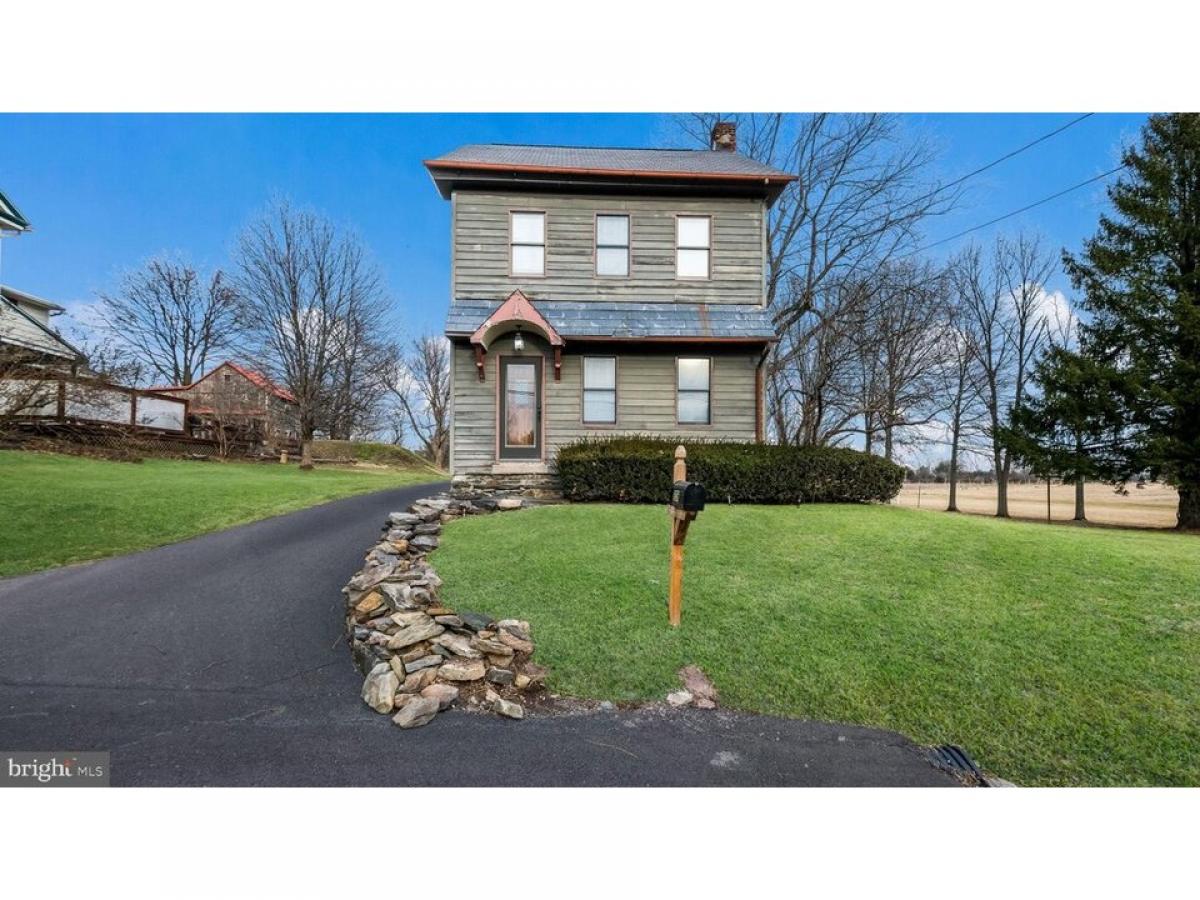 Picture of Home For Sale in Perkasie, Pennsylvania, United States