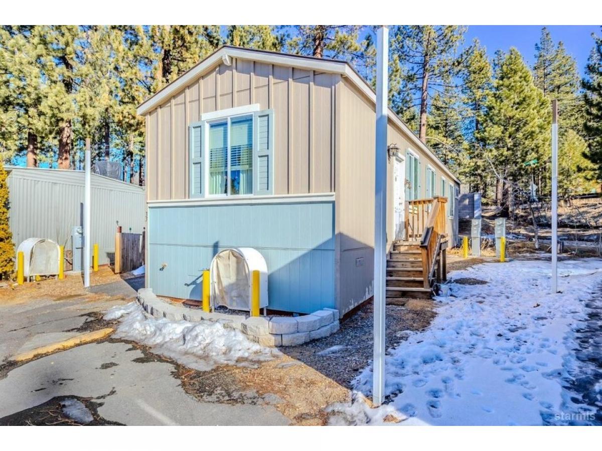 Picture of Home For Sale in South Lake Tahoe, California, United States