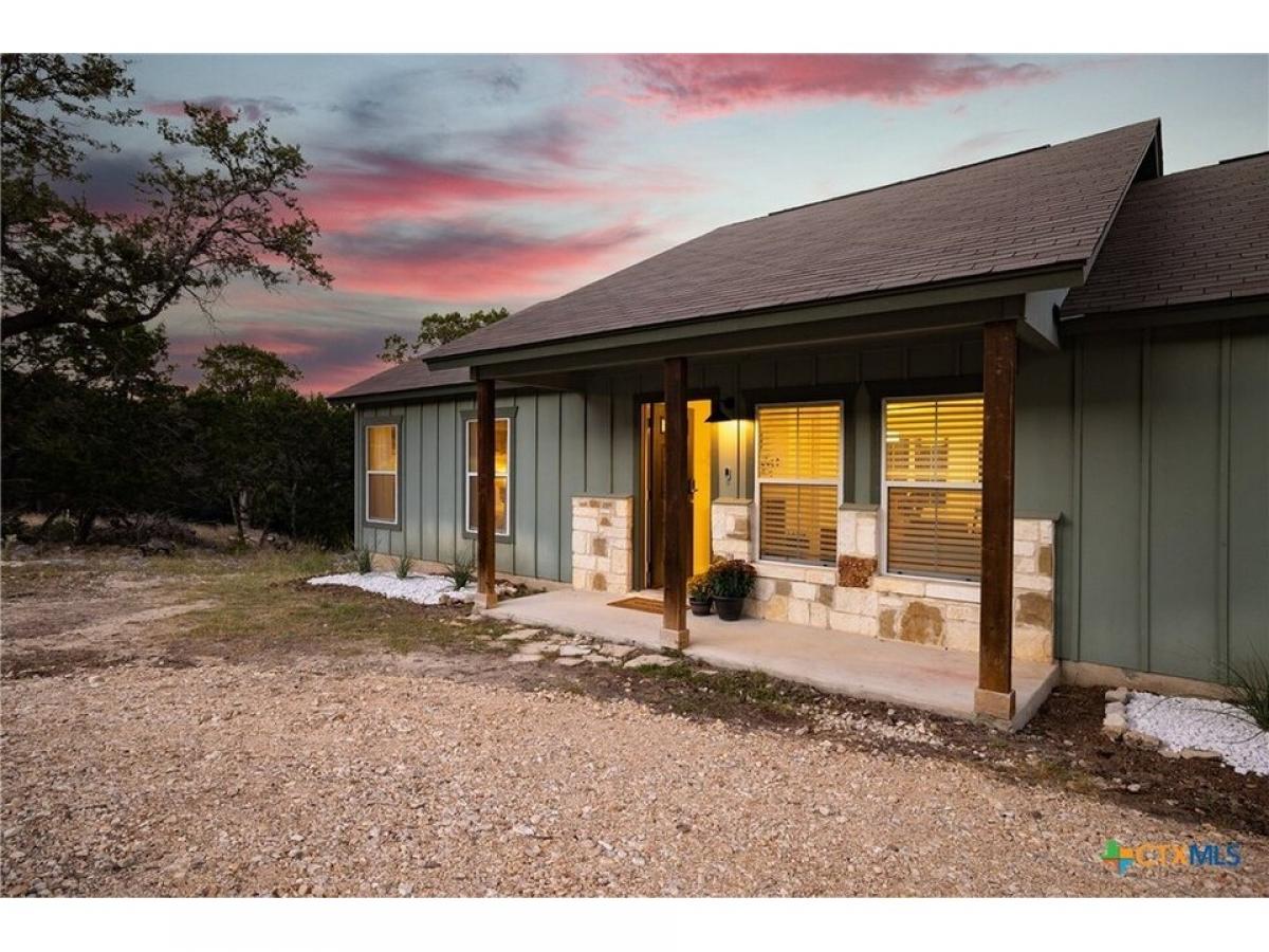 Picture of Home For Sale in Canyon Lake, Texas, United States