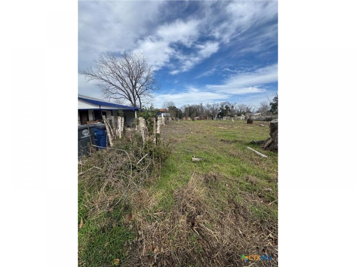 Picture of Residential Land For Sale in New Braunfels, Texas, United States