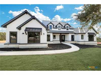 Home For Sale in Bulverde, Texas