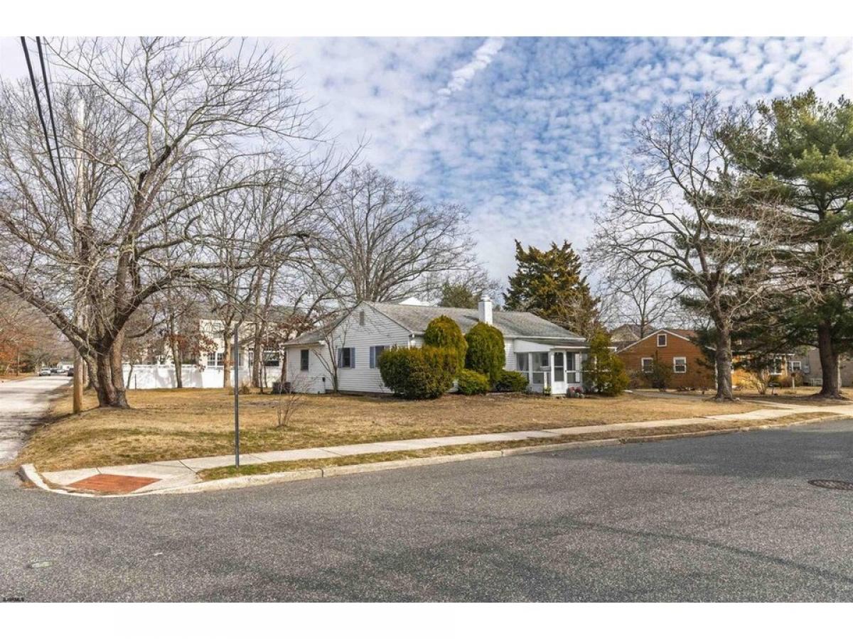 Picture of Home For Sale in Linwood, New Jersey, United States