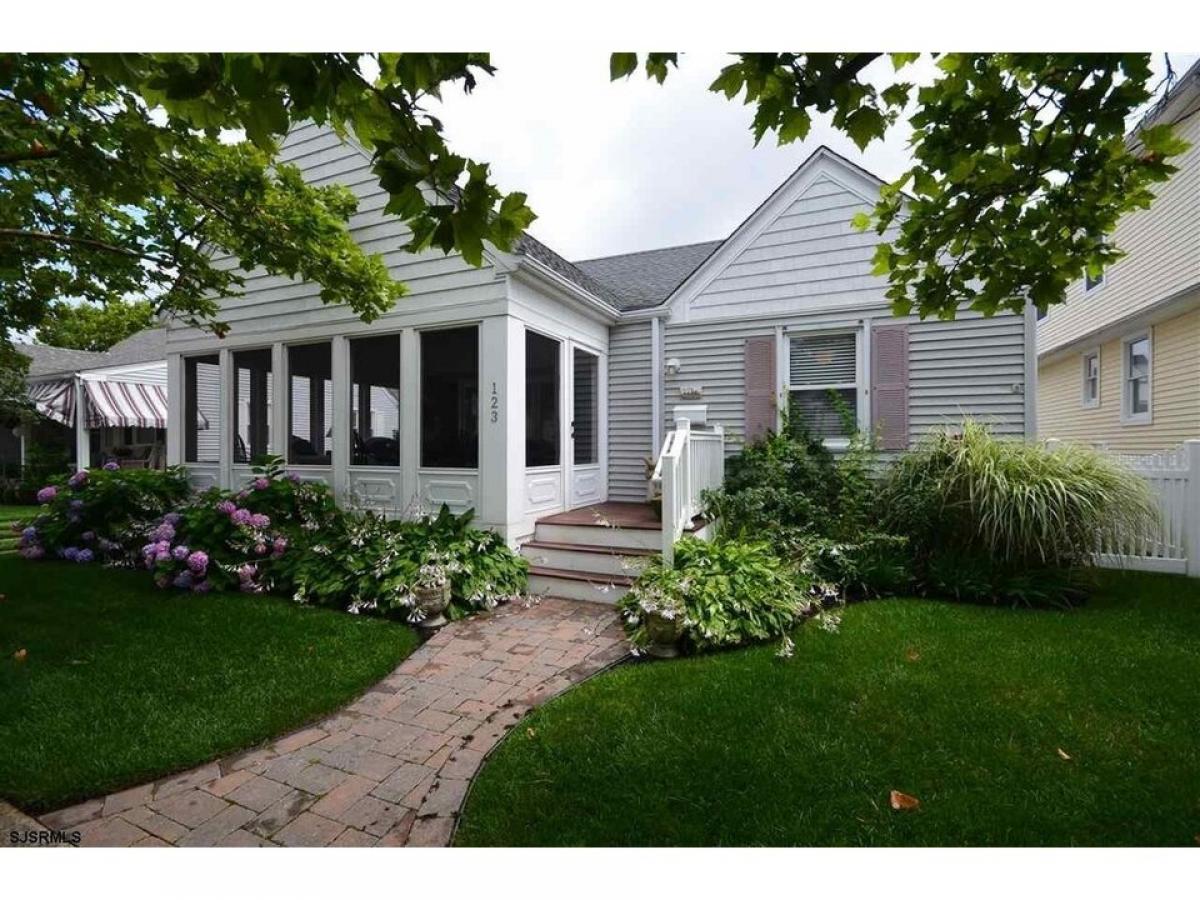 Picture of Home For Sale in Longport, New Jersey, United States