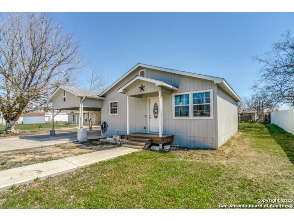 Picture of Home For Sale in Bandera, Texas, United States