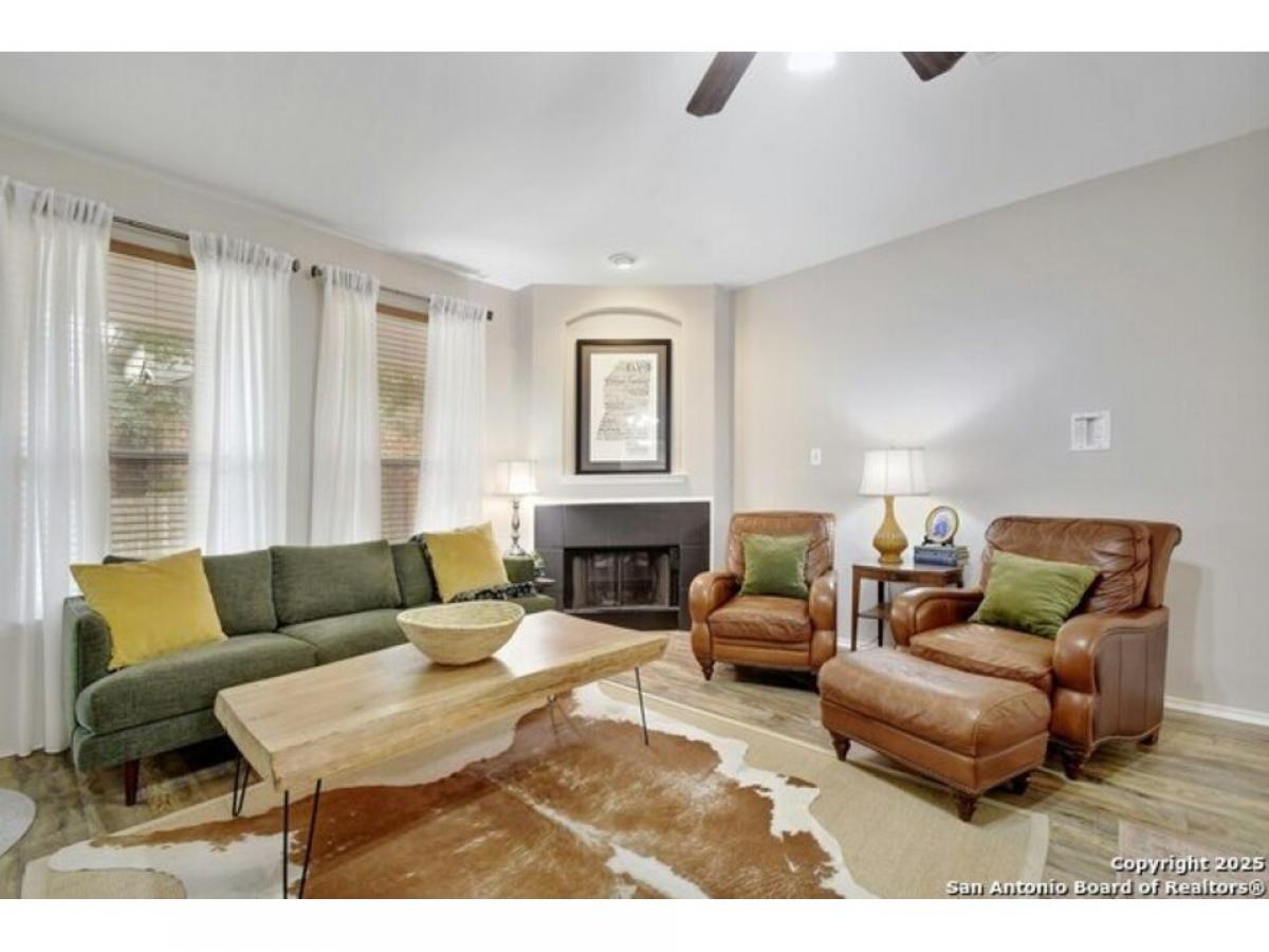 Picture of Home For Sale in Schertz, Texas, United States