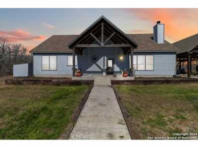 Home For Sale in Seguin, Texas