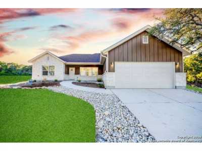 Home For Sale in Canyon Lake, Texas