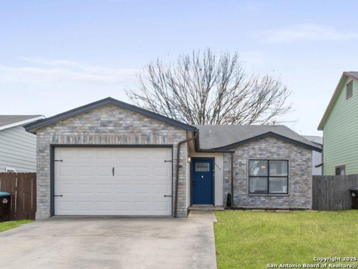 Picture of Home For Sale in Converse, Texas, United States