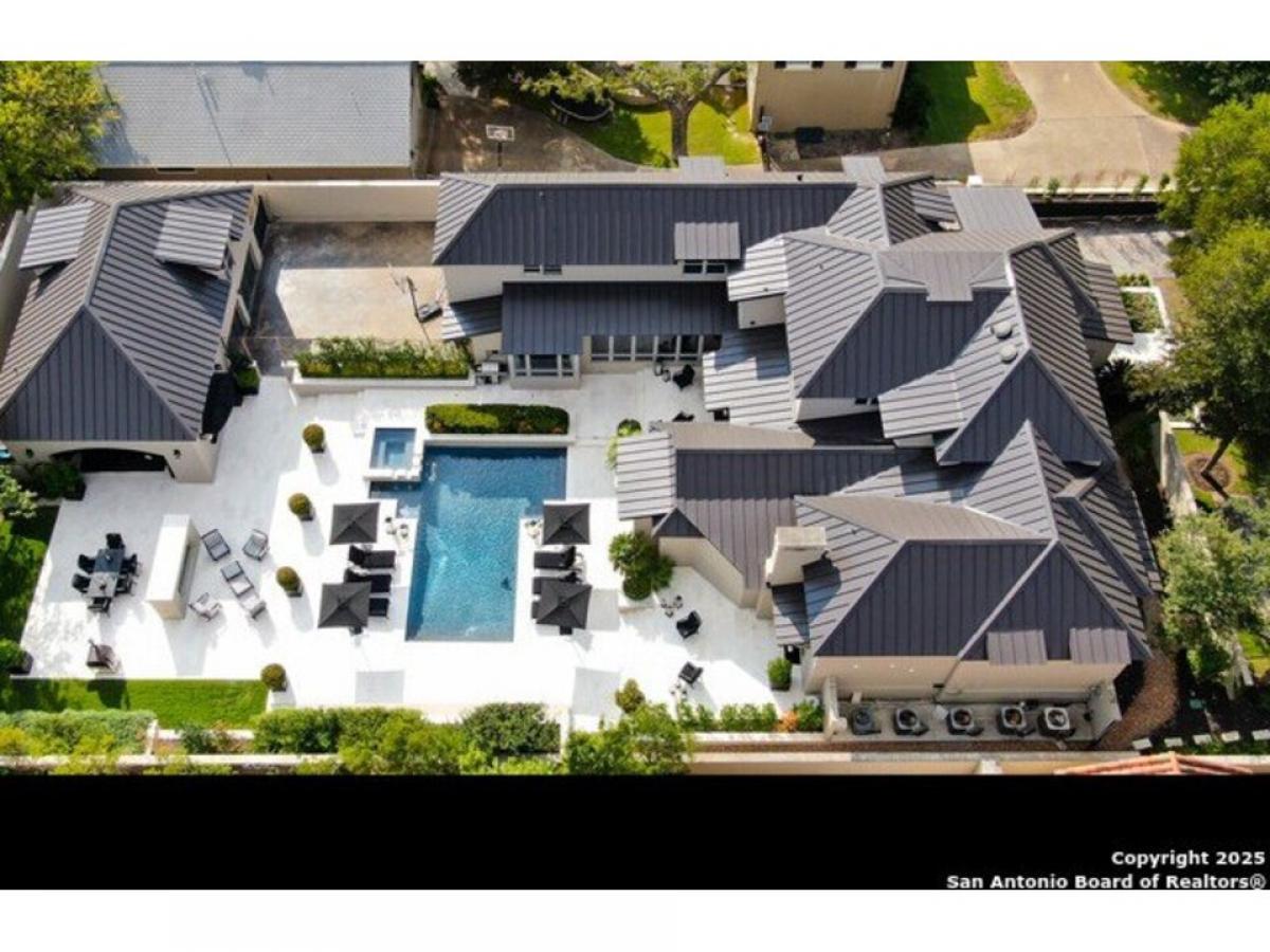 Picture of Home For Sale in Terrell Hills, Texas, United States