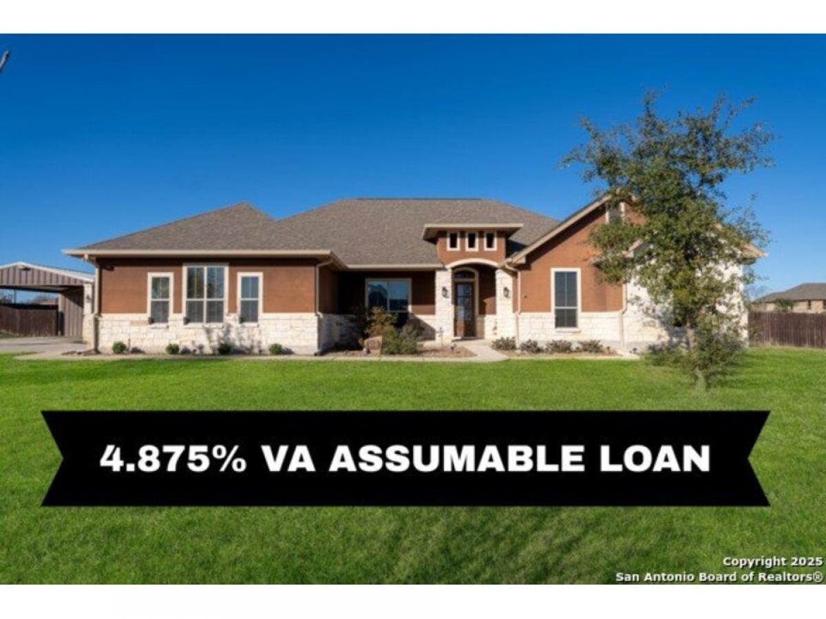 Picture of Home For Sale in La Vernia, Texas, United States