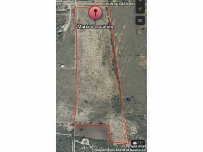 Residential Land For Sale in Devine, Texas