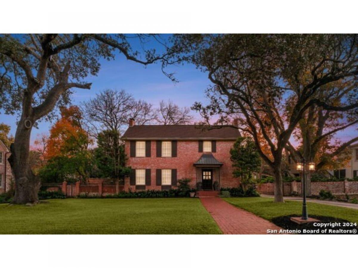 Picture of Home For Sale in Terrell Hills, Texas, United States