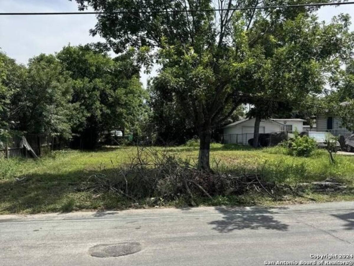 Picture of Residential Land For Sale in San Antonio, Texas, United States
