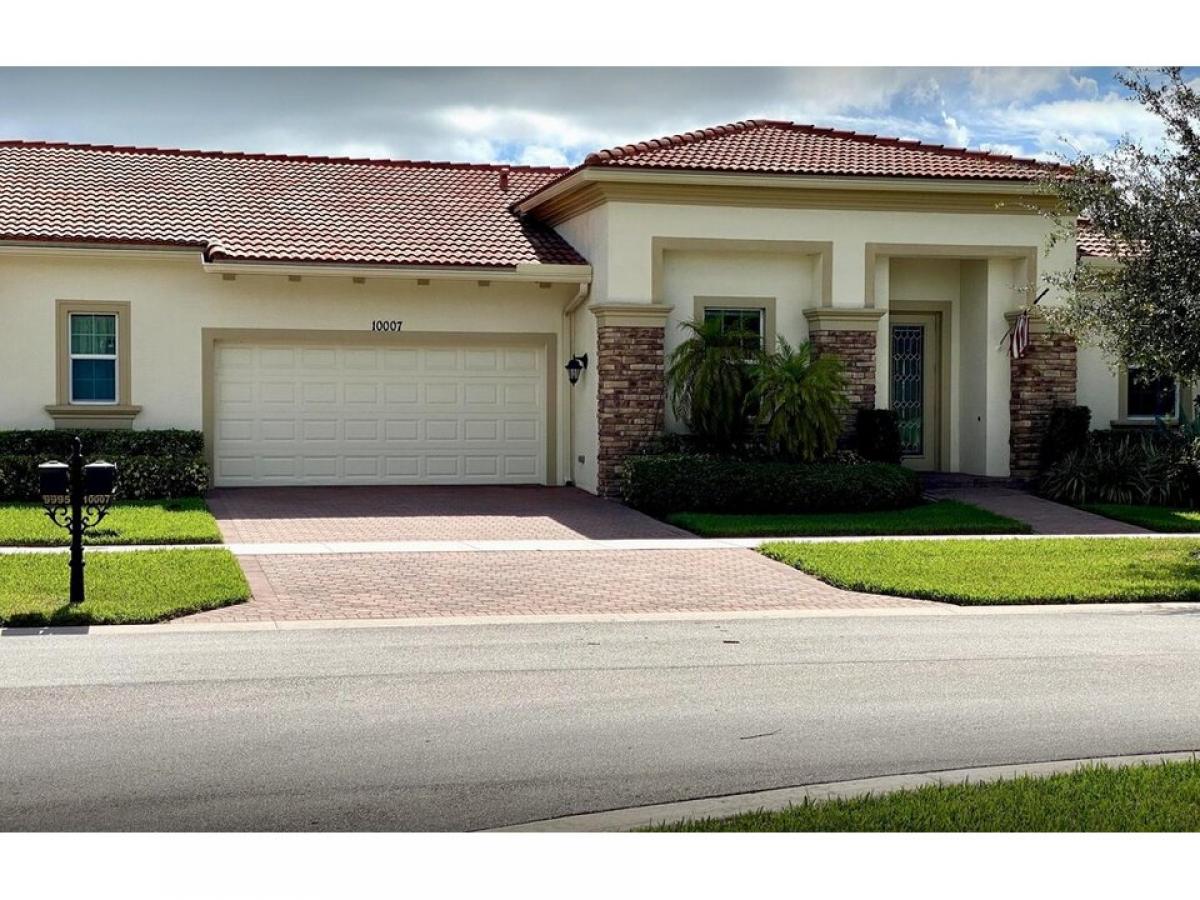 Picture of Home For Sale in Saint Lucie West, Florida, United States