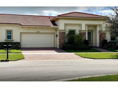 Home For Sale in Saint Lucie West, Florida