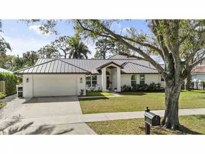 Home For Sale in Tequesta, Florida