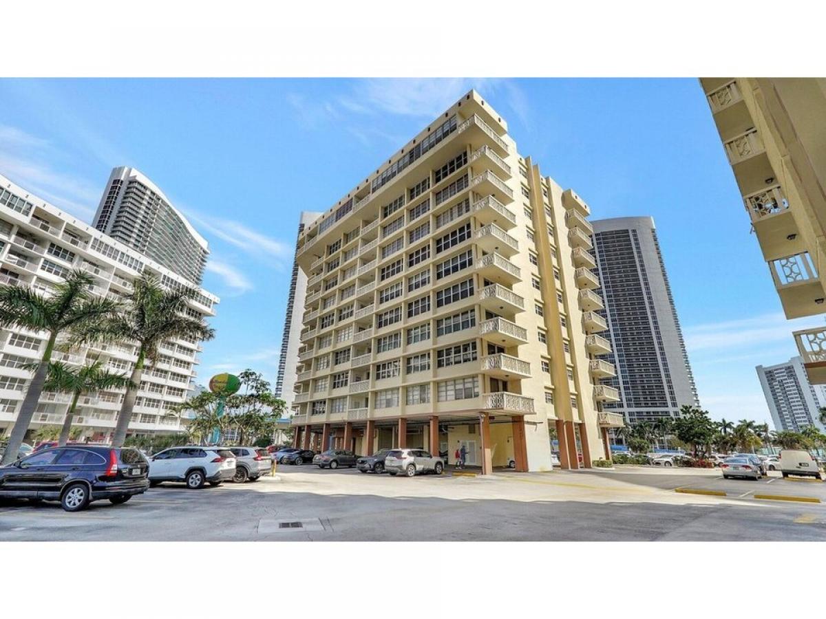 Picture of Home For Sale in Hallandale Beach, Florida, United States