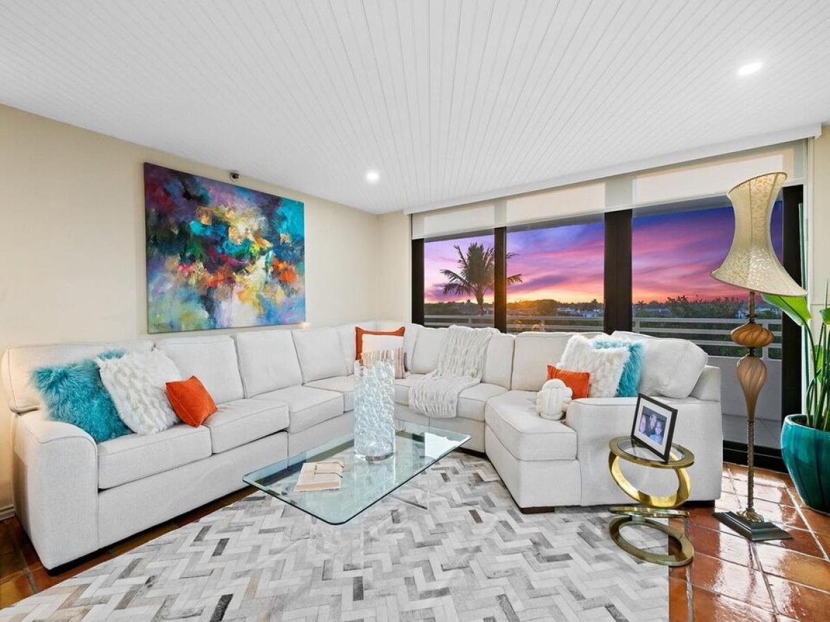 Picture of Home For Sale in Highland Beach, Florida, United States