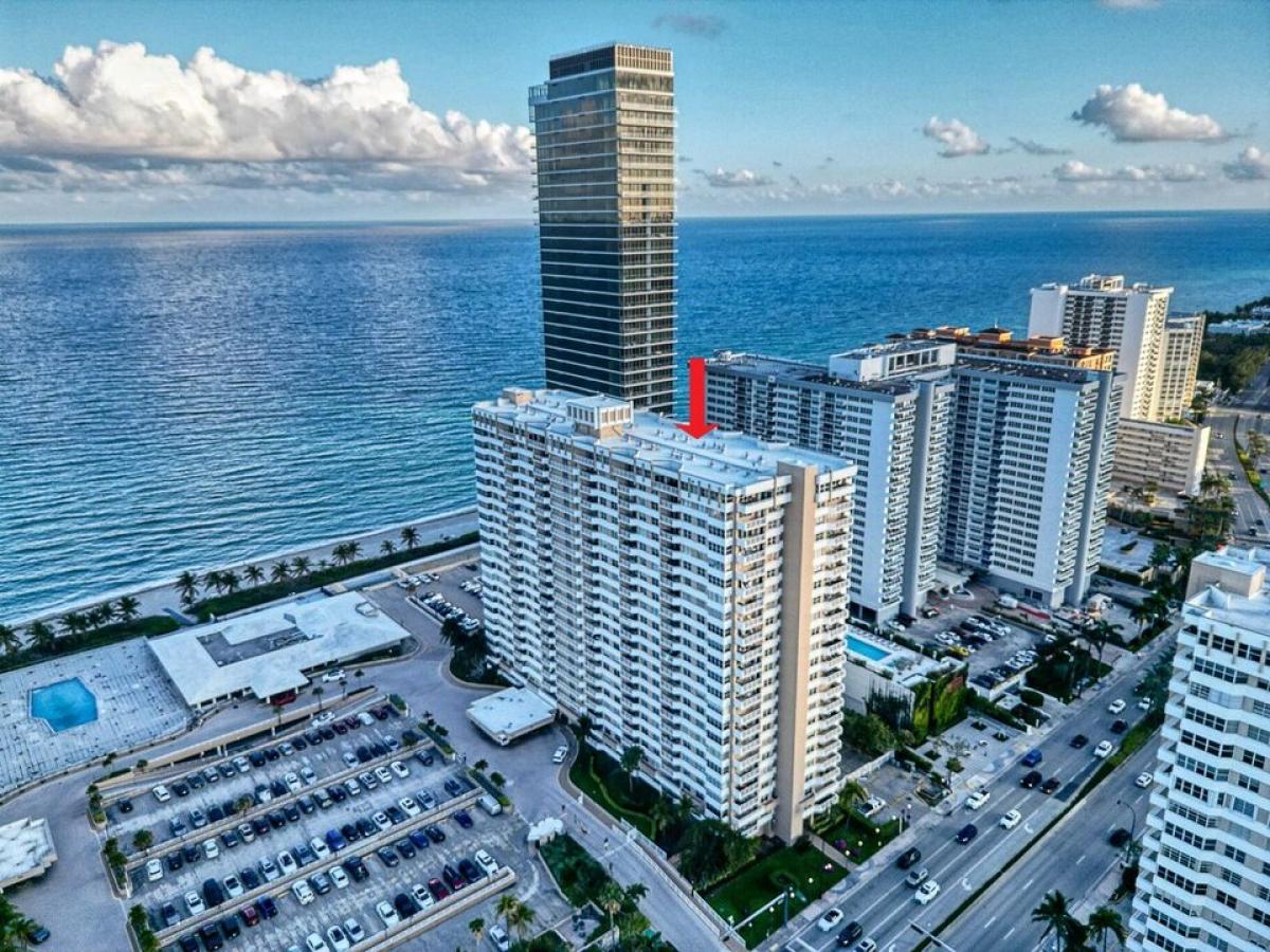 Picture of Home For Sale in Hallandale Beach, Florida, United States
