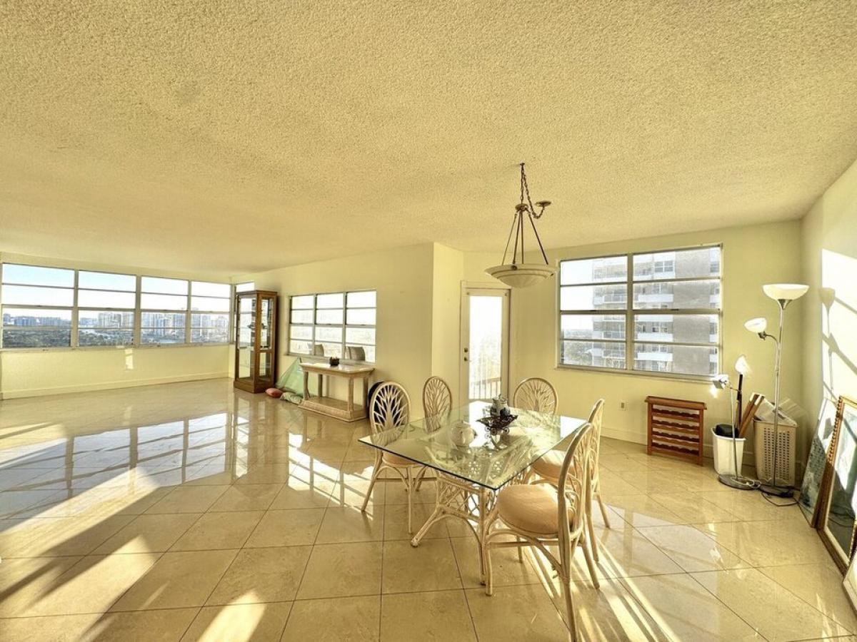 Picture of Home For Sale in Hallandale Beach, Florida, United States