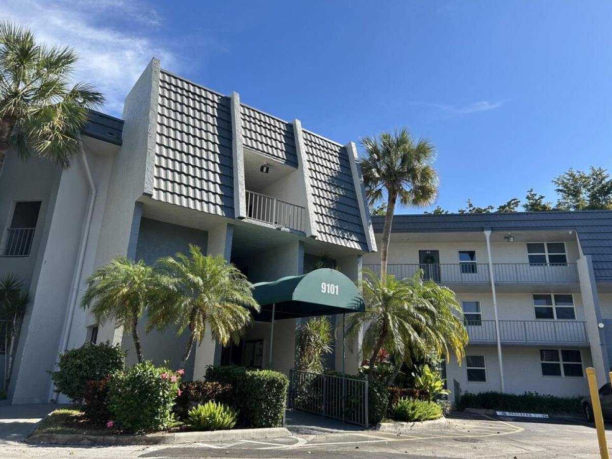 Picture of Home For Sale in Tamarac, Florida, United States