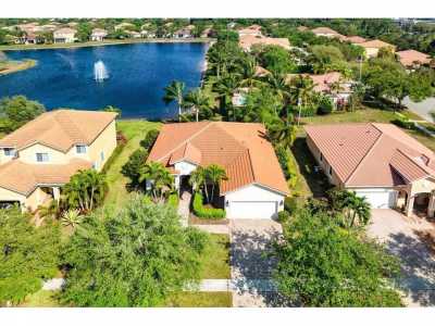 Home For Sale in Greenacres, Florida