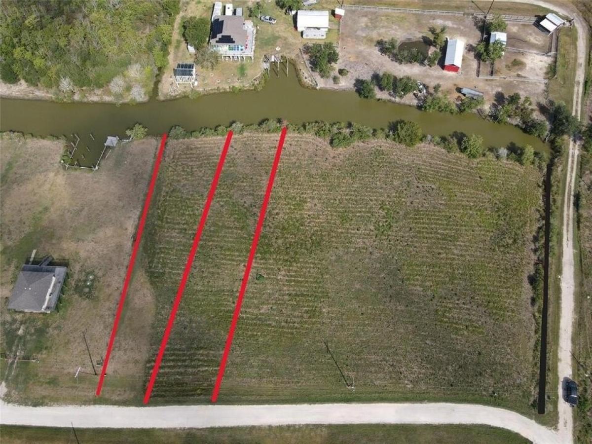 Picture of Residential Land For Sale in Baytown, Texas, United States