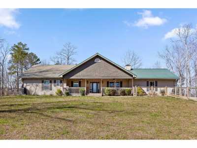 Home For Sale in Chickamauga, Georgia