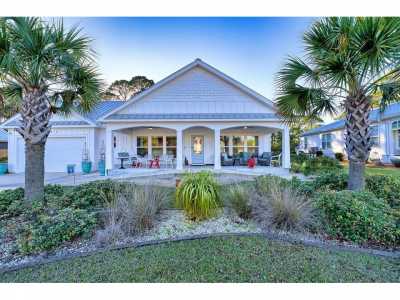 Home For Sale in Eastpoint, Florida