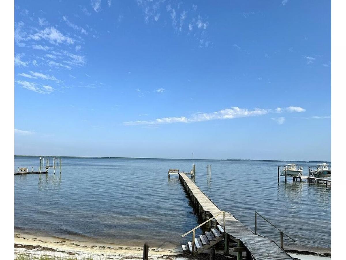 Picture of Home For Sale in Carrabelle, Florida, United States