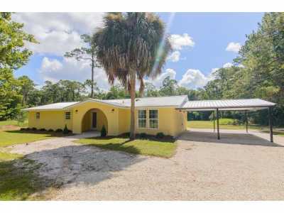 Home For Sale in Apalachicola, Florida