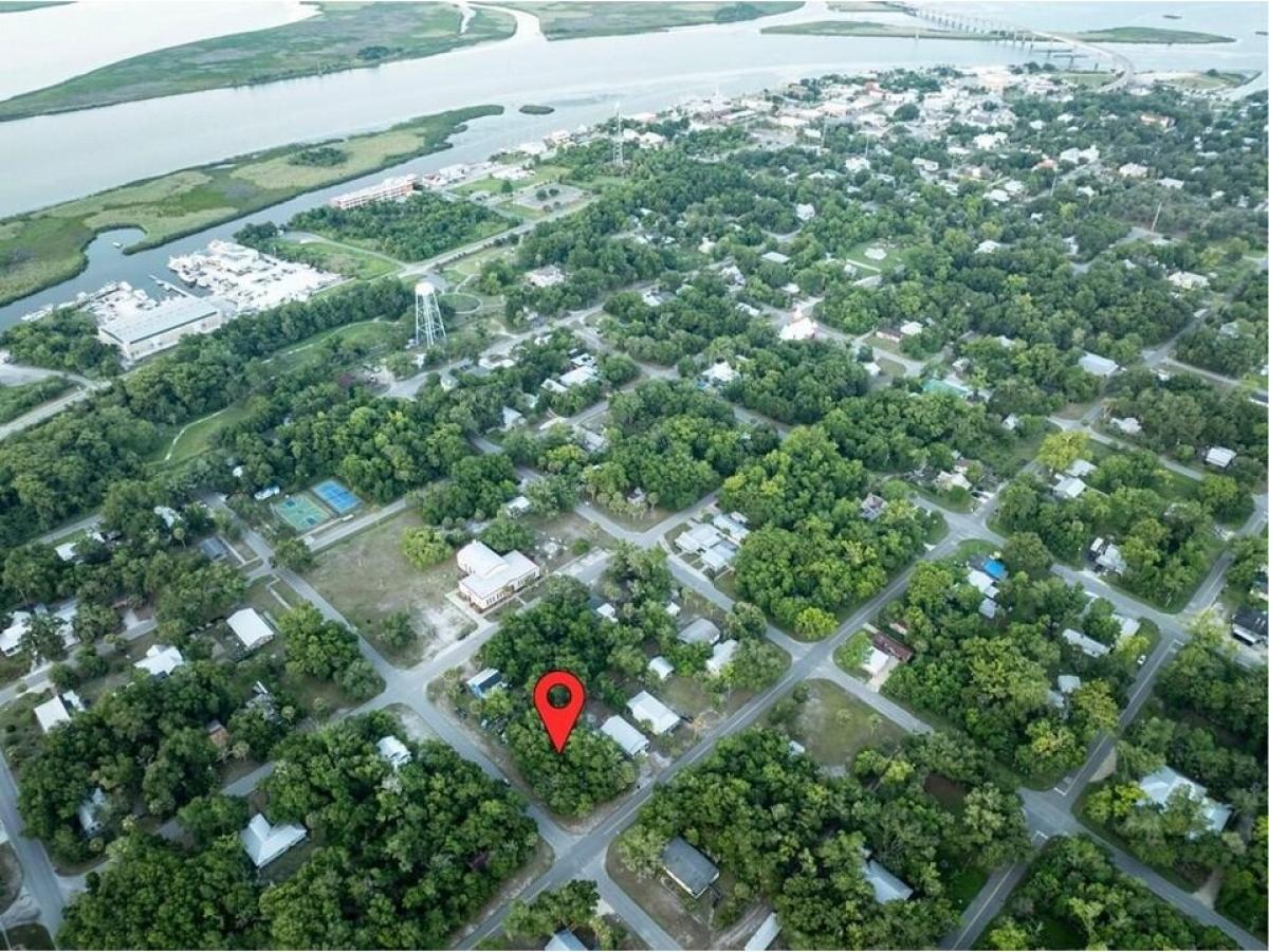 Picture of Residential Land For Sale in Apalachicola, Florida, United States
