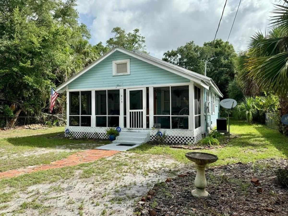 Picture of Home For Sale in Apalachicola, Florida, United States