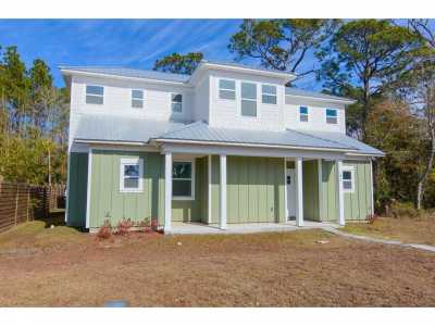 Home For Sale in Apalachicola, Florida